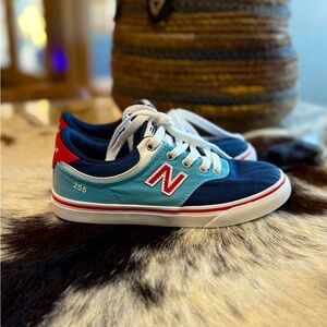 Immaculate New Balance 255 for Kids